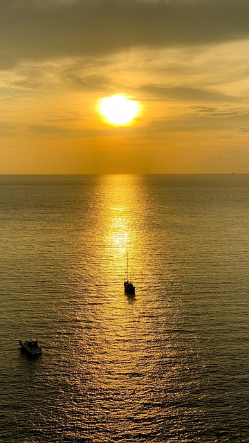 Free Boat Yacht photo and picture