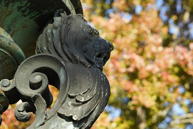 Free Fountain Lion Sculpture photo and picture