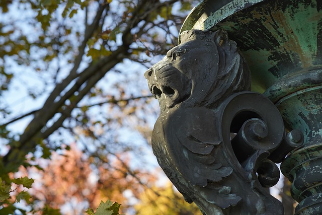 Free Lion Sculpture Lion Statue photo and picture