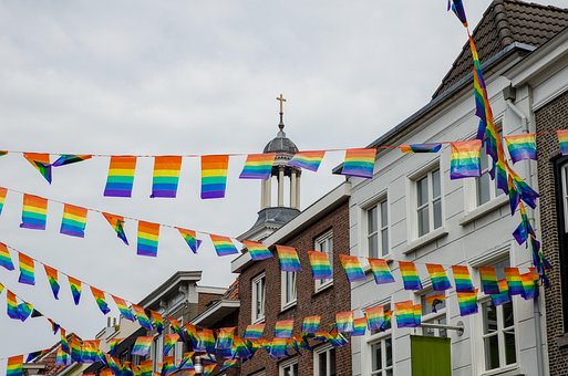 Iglesia, Ciudad, Banderas Del Arco Iris