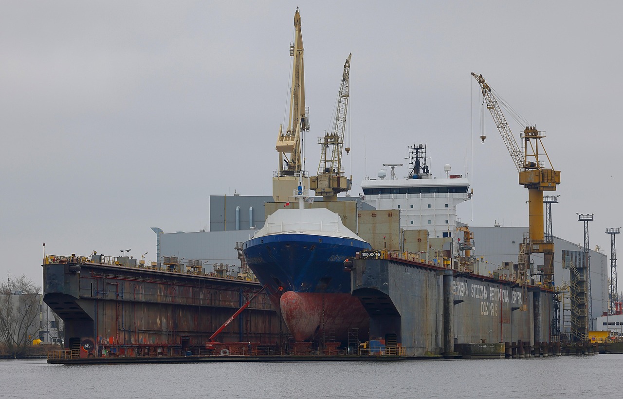 Shipyard Container Vessel Example 300+ Free Shipyard & Port Images - Pixabay