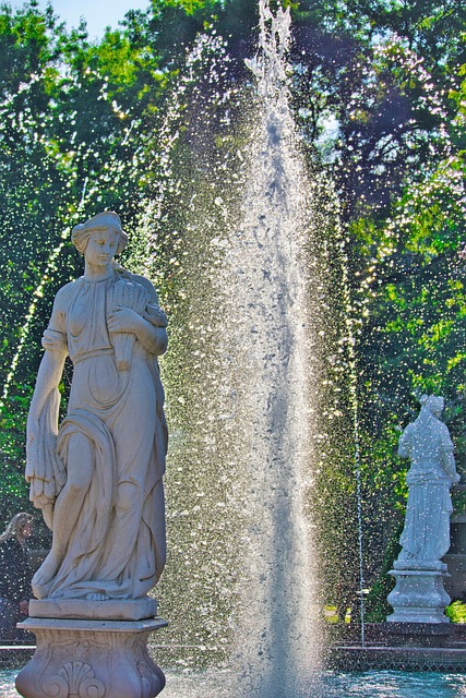 Free Statue Water photo and picture
