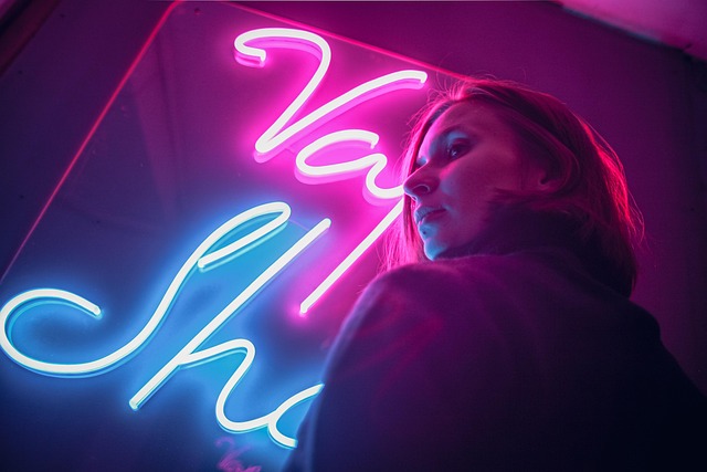 Junge Frau, Lichter, Stadt, Nacht, Neon