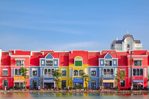 Free Colorful Building Phu Quoc photo and picture