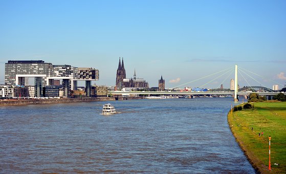 Colonia, Río, Puente, Casas De Grúa
