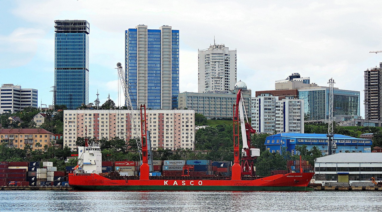 Container Ship - free online jigsaw puzzle photo