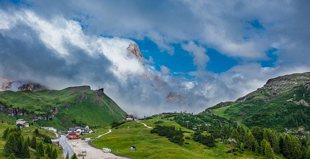 Free Mountains Italy photo and picture