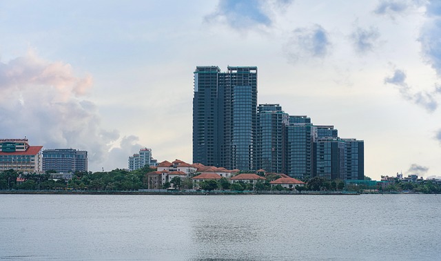 Free Lake Buildings photo and picture