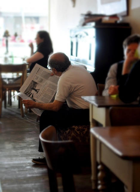 Ziar, Știri, Citind, Cină, Un Restaurant
