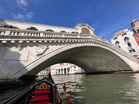 Free Rialto Gondola photo and picture