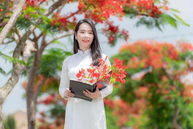 Free Woman Ao Dai photo and picture