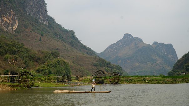 Free River Boat photo and picture
