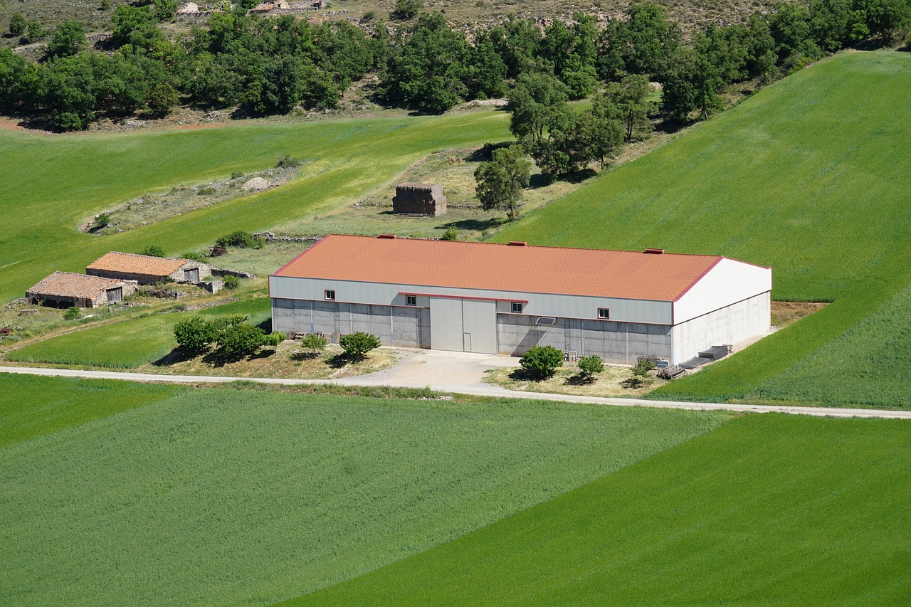 Barn - free online jigsaw puzzle photo
