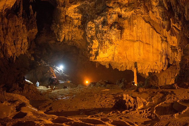 Free Nguom Ngao Cave photo and picture