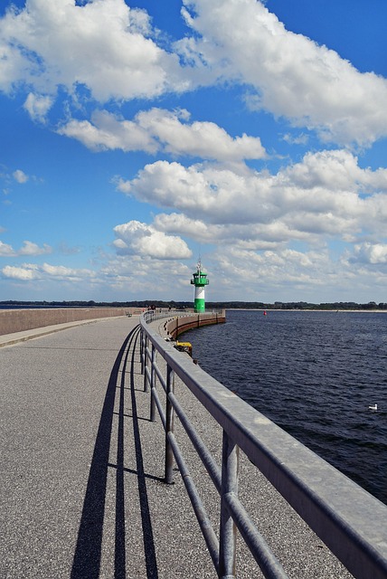 Moře, Promenáda, Maják, Slunce