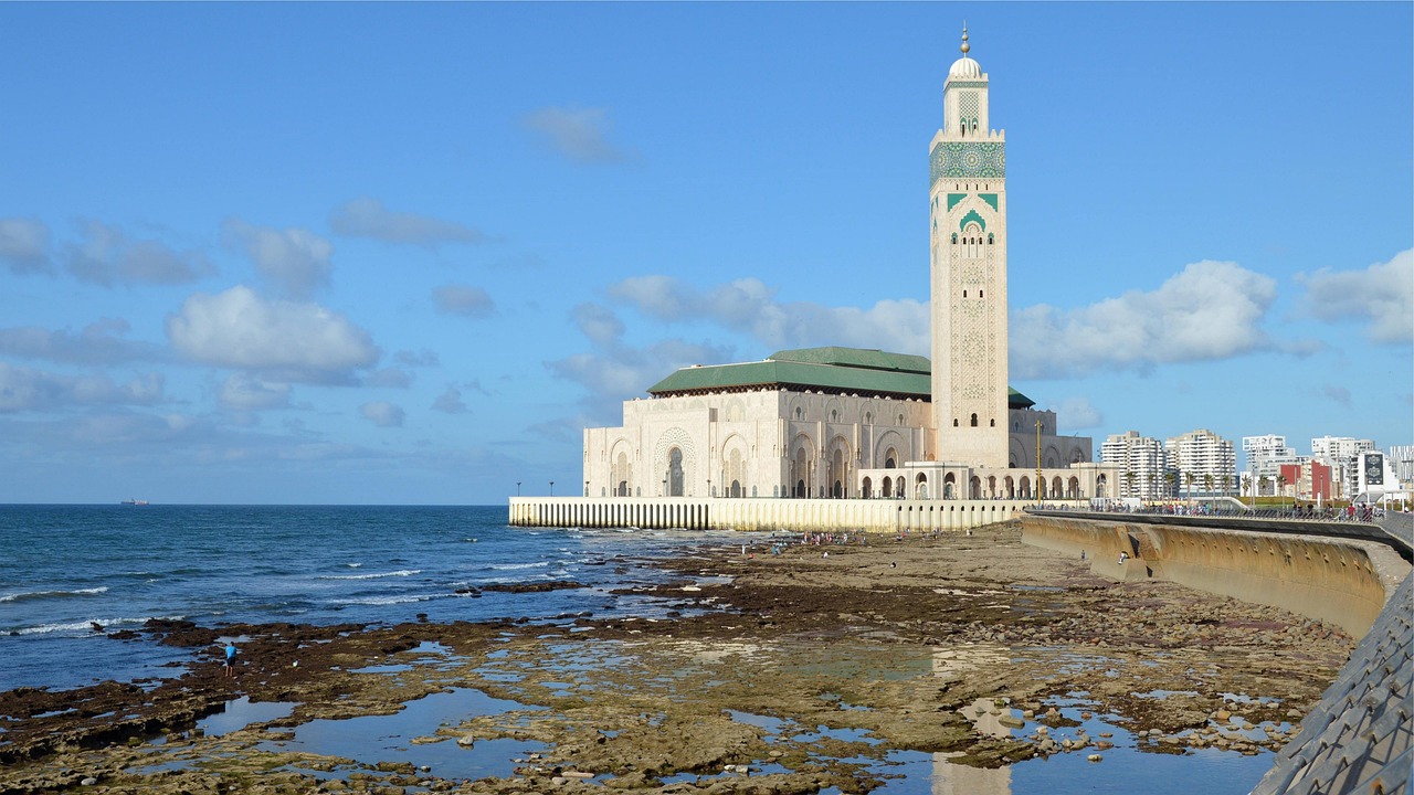 Corniche Sahil Gezisi