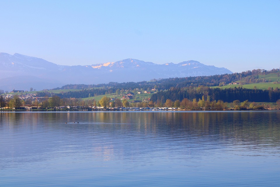 lake-7266252_960_720.jpg