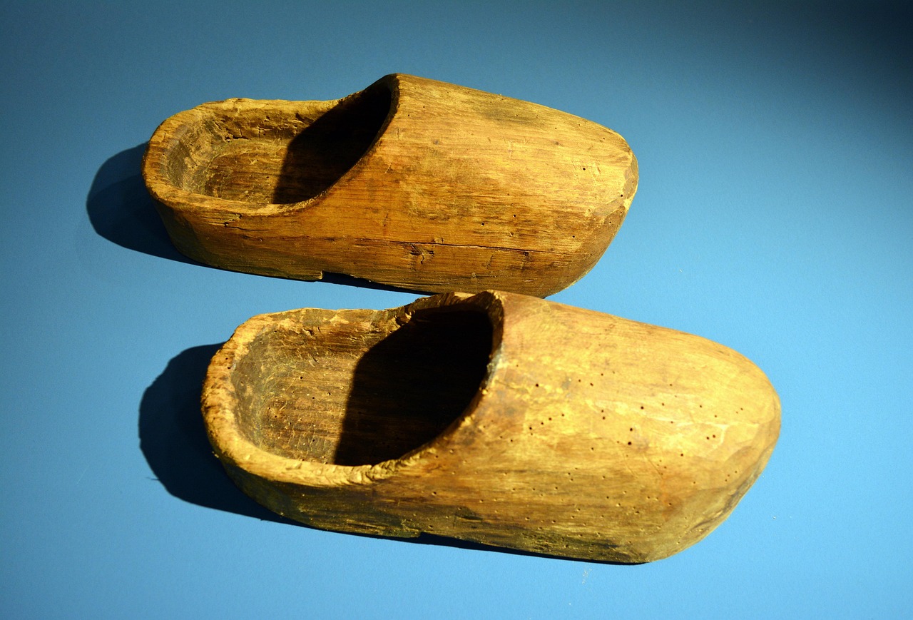 classic clogs online