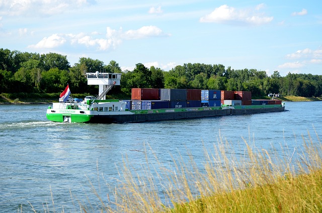 Schip, Container, Rivier, Containerschip