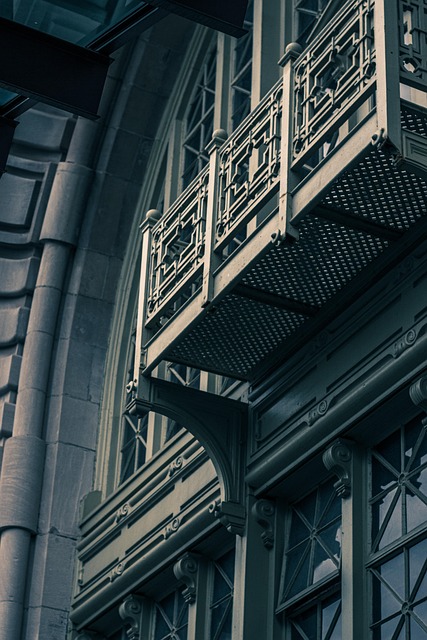 Arhitectura, Fereastră, Metalurgie
