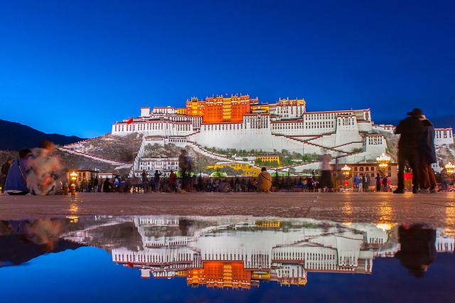 Free Potala Palace Tibet photo and picture