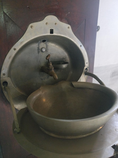 Free Bathroom Sink Old photo and picture