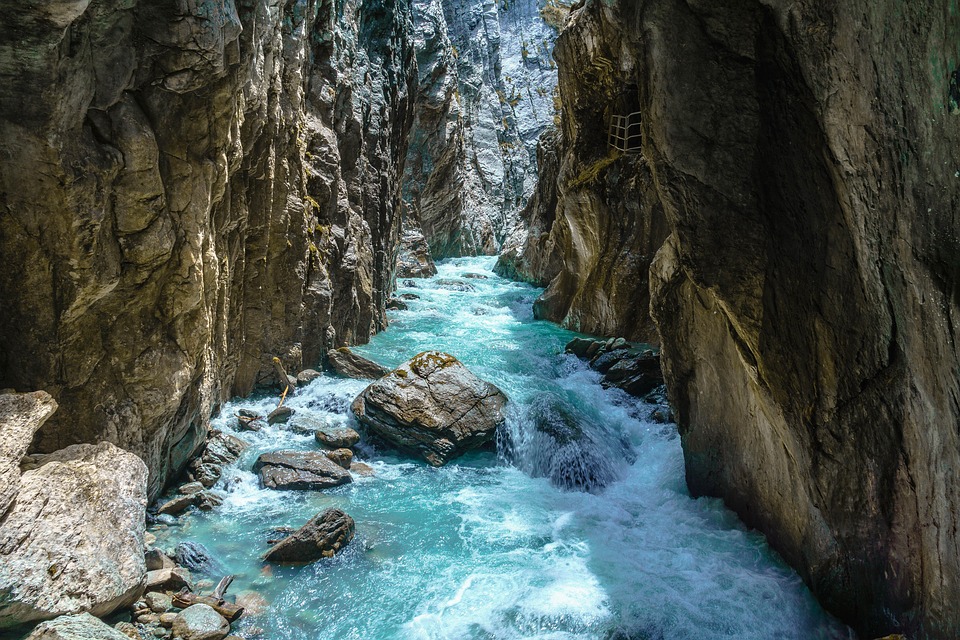 switzerland-7323698_960_720.jpg