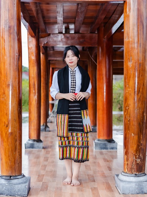 Free Thai Woman Stilt House photo and picture