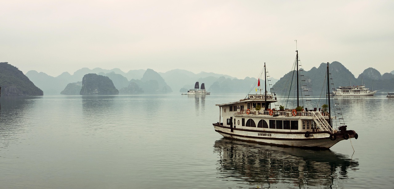 10,000+ Free Bay & Halong Bay