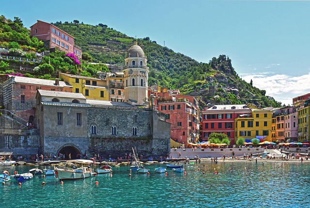 buildings, village, architecture, houses, colorful, port, sea, boats, nature, summer, travel, destination, tourism, liguria, italy, cinque terre, vernazza