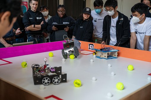 Unibotsuk, Roboter, Arena