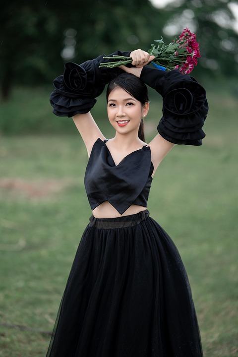 woman-7347072_960_720.jpg