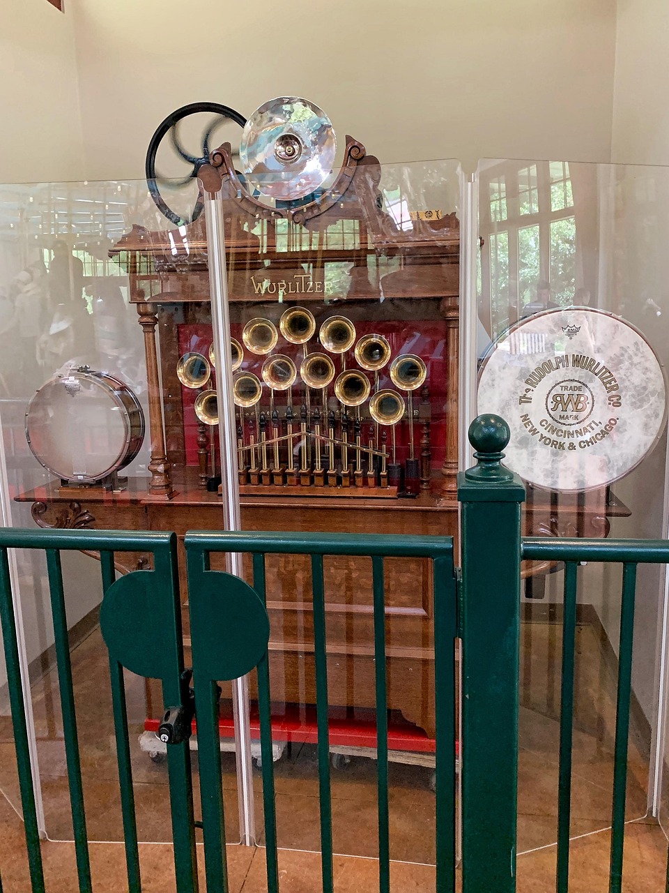 Le grand carrousel du parc a 120 ans
