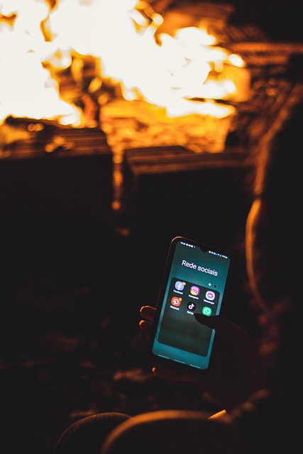 Sociale Medier, Smartphone, Solnedgang
