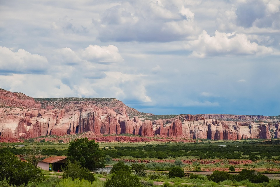 mountain-7371844_960_720.jpg