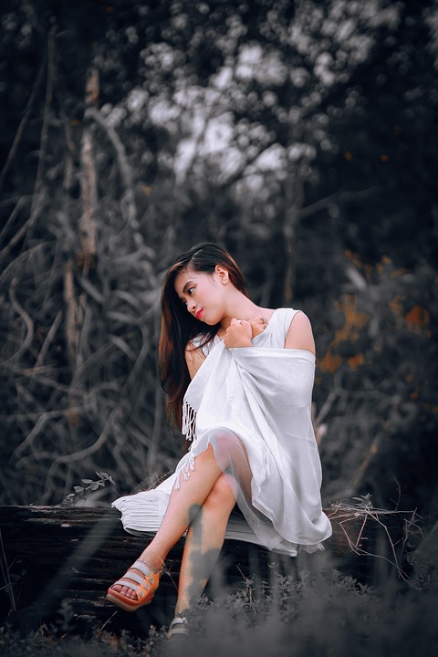 woman-7380417_960_720.jpg