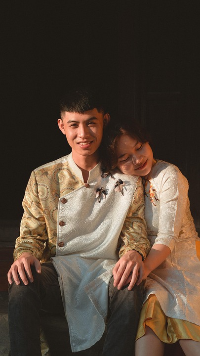 couple-7382874_960_720.jpg