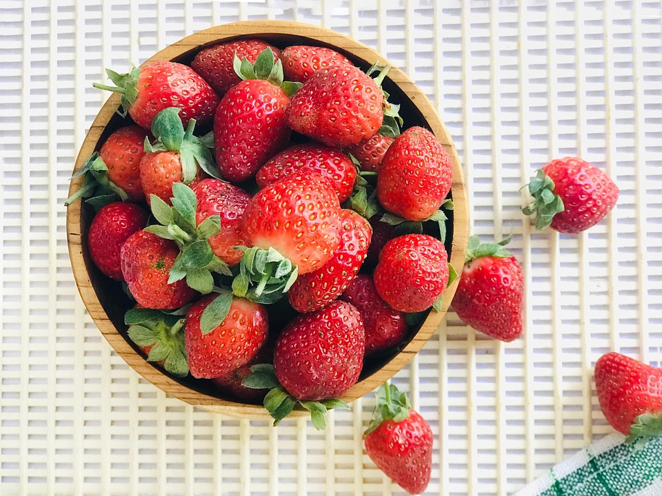 strawberries-7391721_960_720.jpg