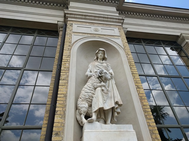 Free Berlin Statue photo and picture