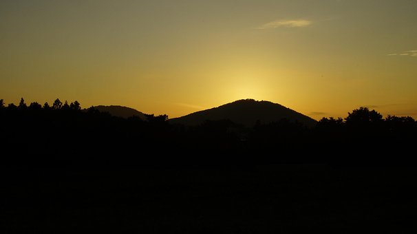 Subir, Puesta Del Sol, En La Noche