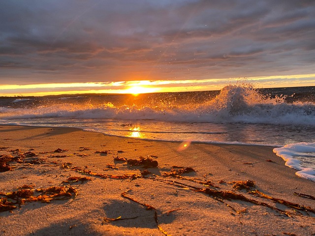 Free Waves Lake photo and picture