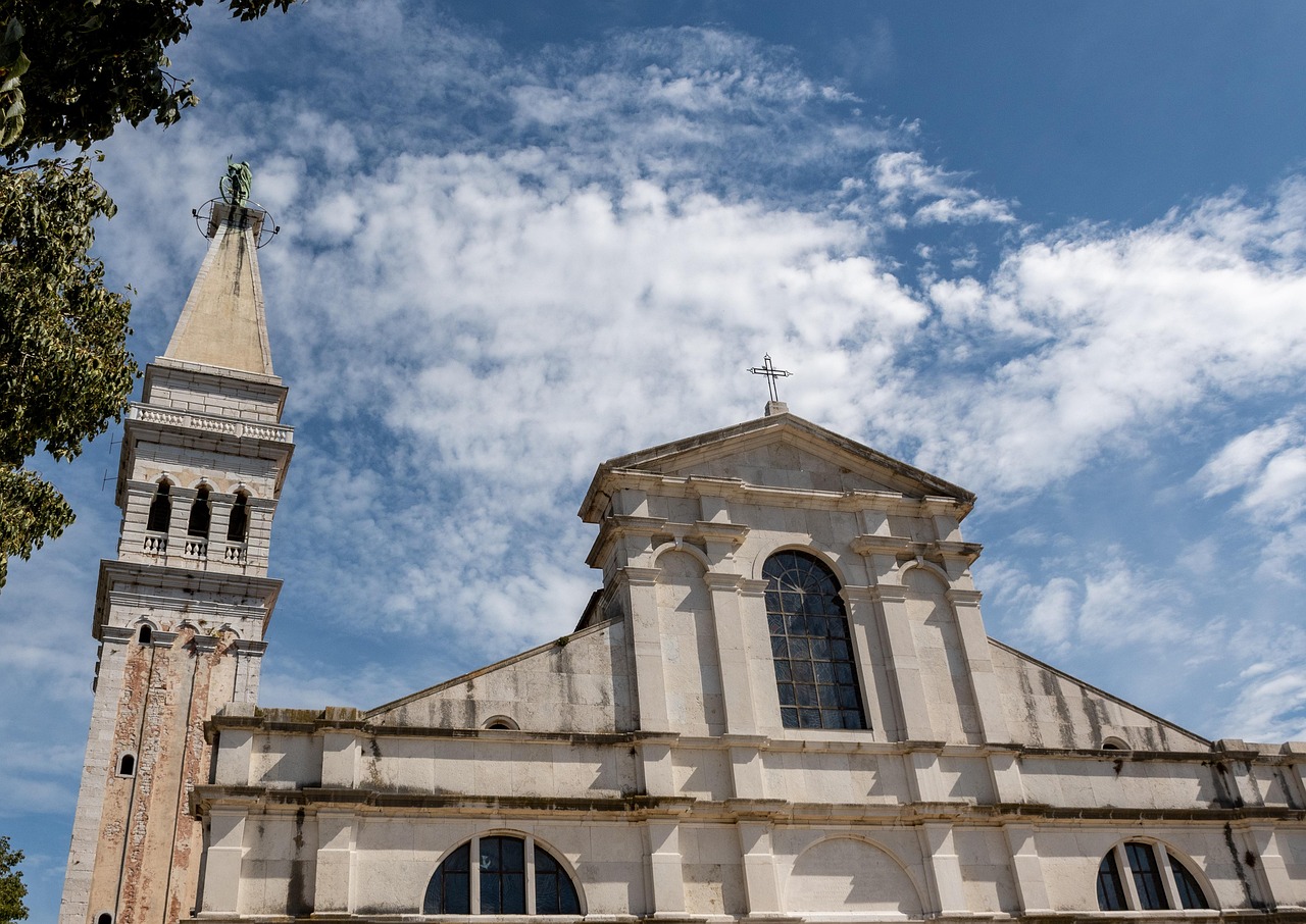 Church - free online jigsaw puzzle photo