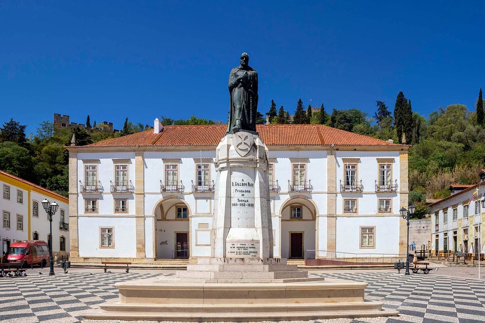 10 Must-See Stops on Your Portugal Road Trip Adventure