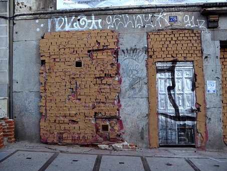 Free Doors Wall photo and picture