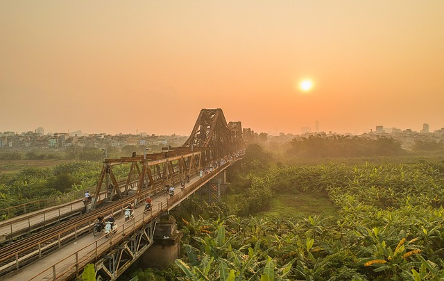 Free Hanoi Bridge photo and picture