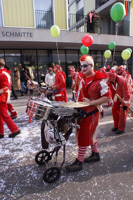 Rotkreuz, Karneval, Maske, Ballons