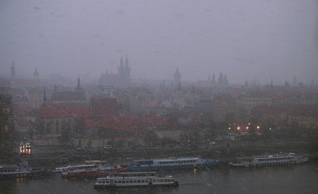 Praha, Karlův Most, Cestovat