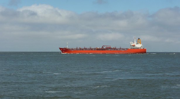 9+ Free Chemical Tankers & Oil Tanker Images - Pixabay