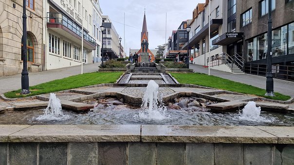 Norwegen, Haugesund, Brunnen, Kirche