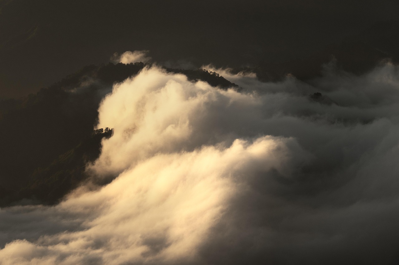 Clouds - free online jigsaw puzzle photo